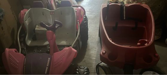 Son unos carros de juguetes