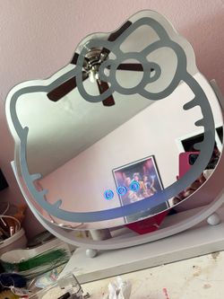Hello kitty led mirror