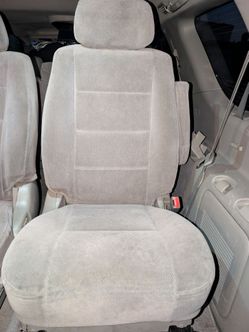 OEM 2000–2004 Toyota Tundra Front Power Cloth Seats – Complete Pair