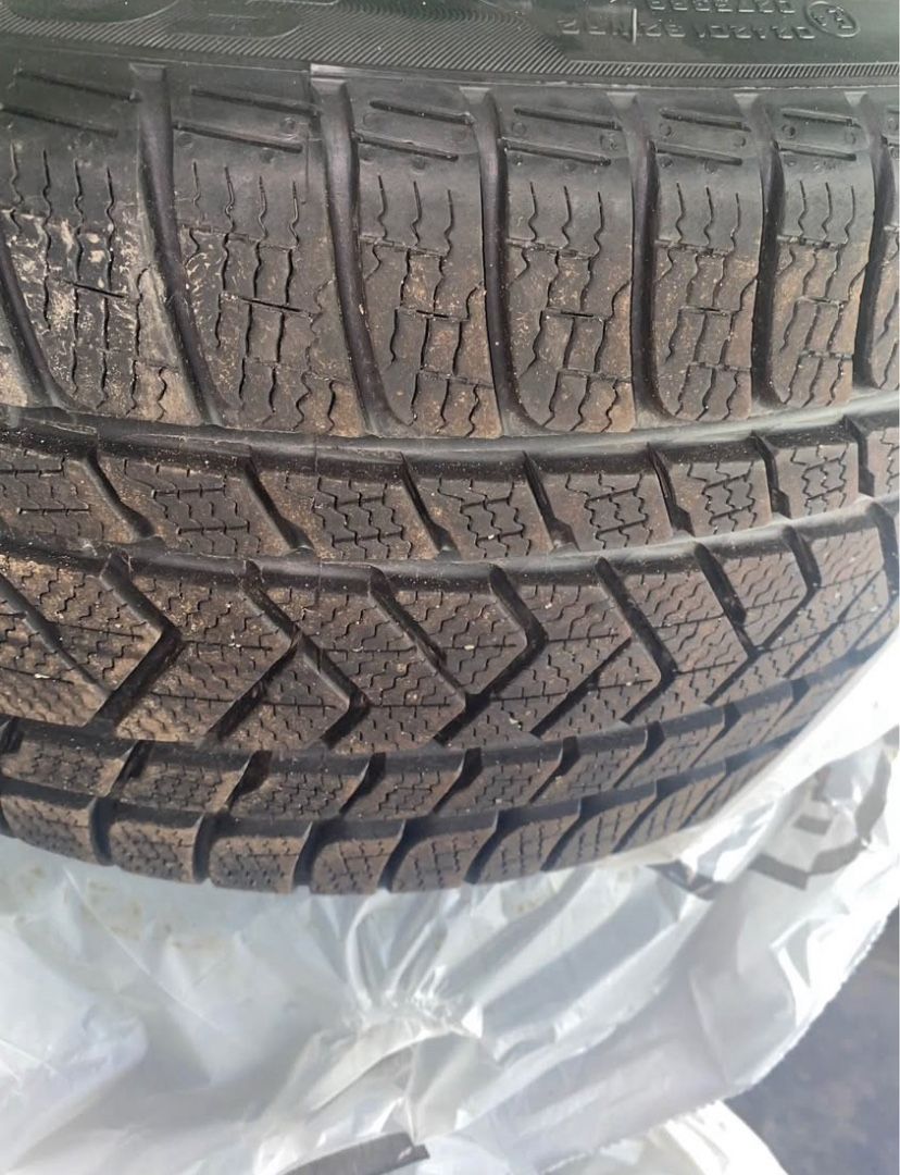 Selling a set of winter tires sized 265/30 R20 94W