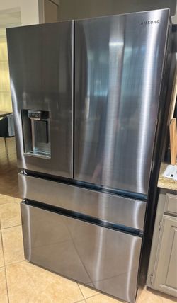 Samsung Black Stainless Steel Refrigerator