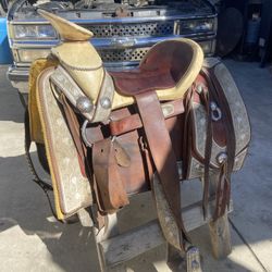 Montura Charra En Excelente Condición/Horse Saddle 