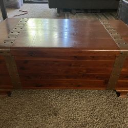 Antique Cedar Hope chest / Coffee Table Storage 
