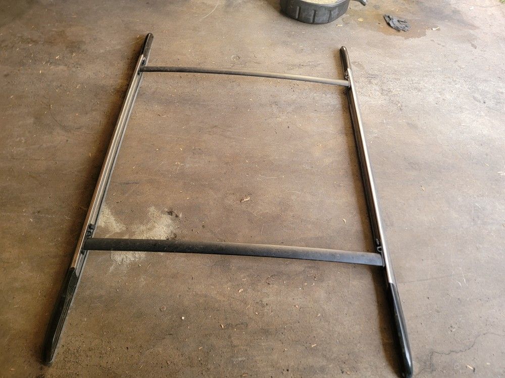 Escalade 2008 Roof Racks 130$