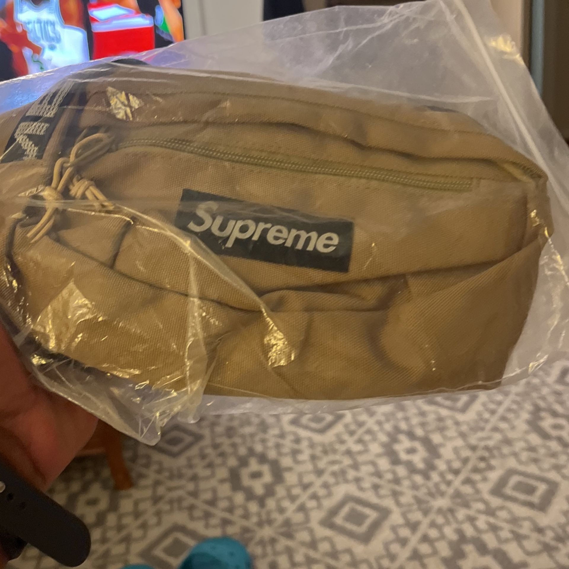 Supreme Shoulder Bags 