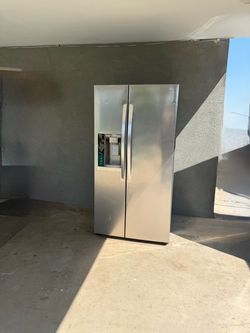 LG Stainless Steel Side-by-Side Refrigerator