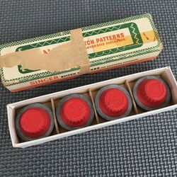 Singer Sewing Machine Stitch Pattern ZigZagger Red Cams with Box