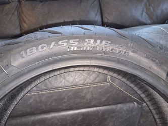 Motorcycle tire