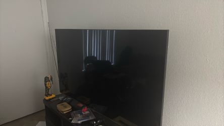 65”uh tv with all the bells and whistles