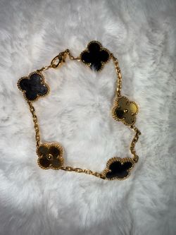 Gold Chain Bracelet with Clover Motifs