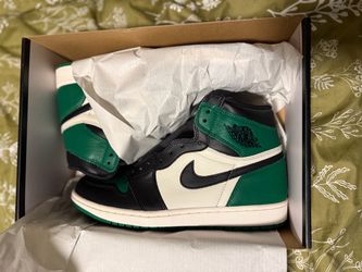 Air Jordan 1 Retro High Pine Green