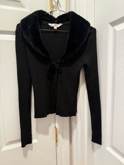Black fur collar lined sweater