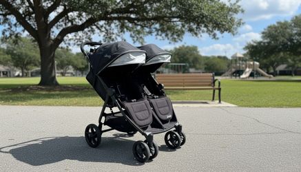 Jeep Destination Side x Side Double Ultralight Stroller! Great condition!