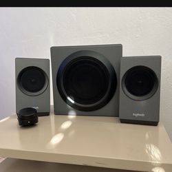 Logitech Speaker /Bass Surround Sound System 