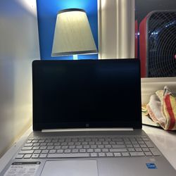 HP Laptop 15.6” 15-dy2131wm- Silver
