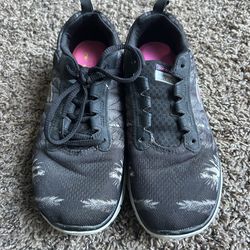 Skechers running/workout shoes