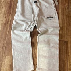 ESSENTIALS LIGHT OATMEAL SWEATS