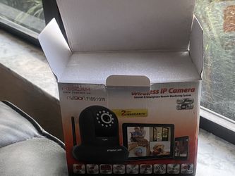 Foscam NVision FI8910W Wireless IP Indoor Security Camera - Open Box Complete