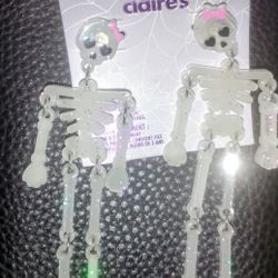 NWT Glow In The Dark Skeleton Earrings 