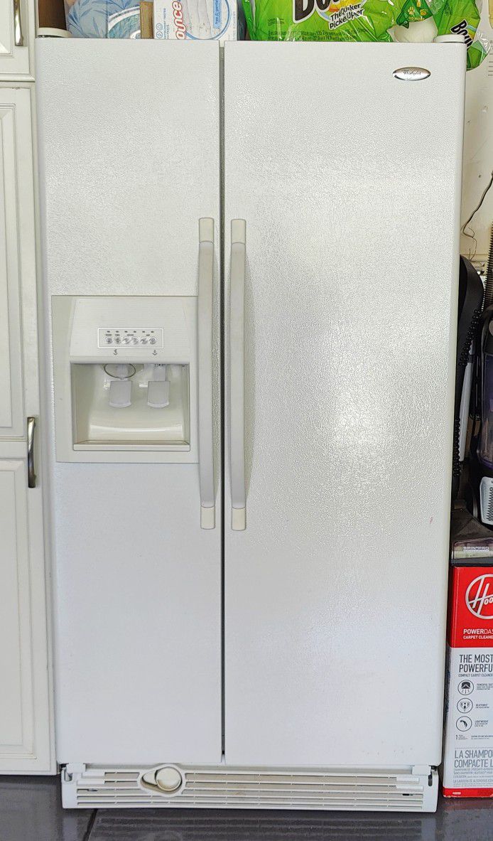 Refrigerator Whirlpool 25 cu. ft. Side-by-Side