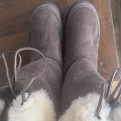 Uggs  Winter 🥶 Boots 👢 