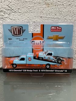 M2 Machine 1:64 Chevrolet C30 Wedge Truck & Chevy Silverado 10 Bedless Gulf Livery Diecast Toy