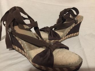 Ugg wedge sandals style 1698 women's size 8 "very nice"