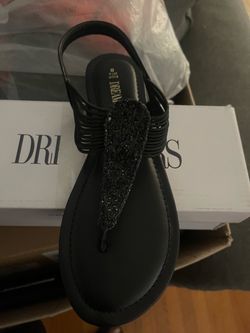 Black Glitter T-Strap Flat Sandal Size 8