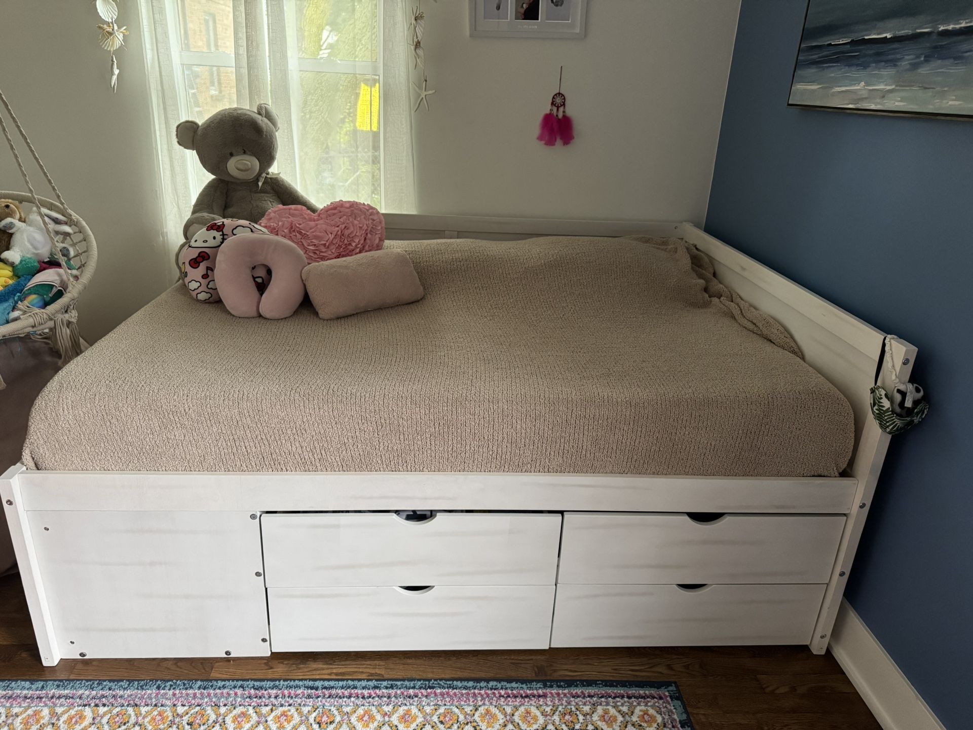 Beautiful Full Size Bed