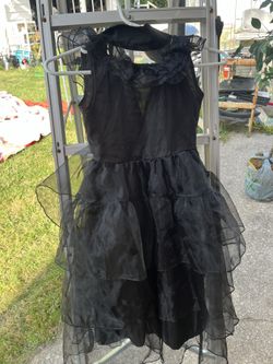 Children’s Black Dress Halloween Costume (small-medium) 