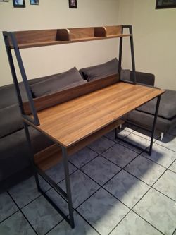 Computer desk