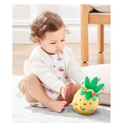 infant rattle & teether