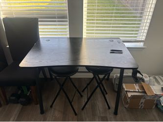 Computer desk