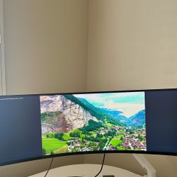 Samsung Odyssey G9 49″ (G95T) + Ergotron HX HD Pivot — 5120×1440, 240 Hz, 1000R Curved, G-Sync/FreeSync, HDR1000