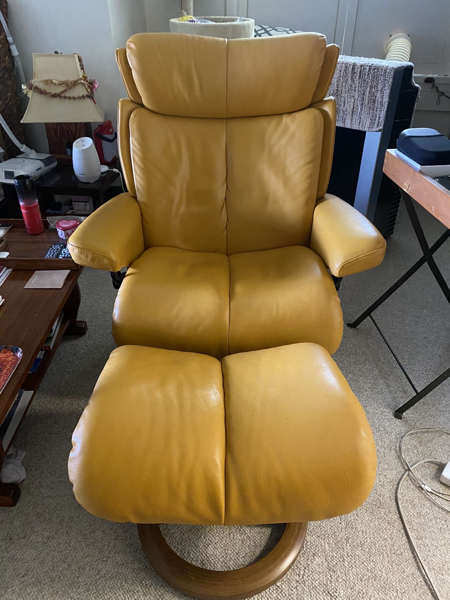 Like New Leather Chair With Ottoman