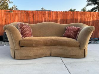 Couch   Good condición