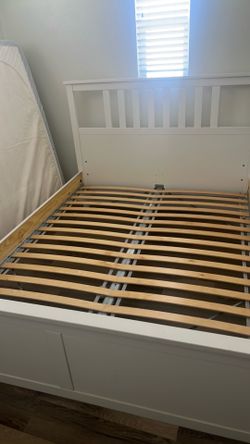 Queen Bed (with or without mattress)