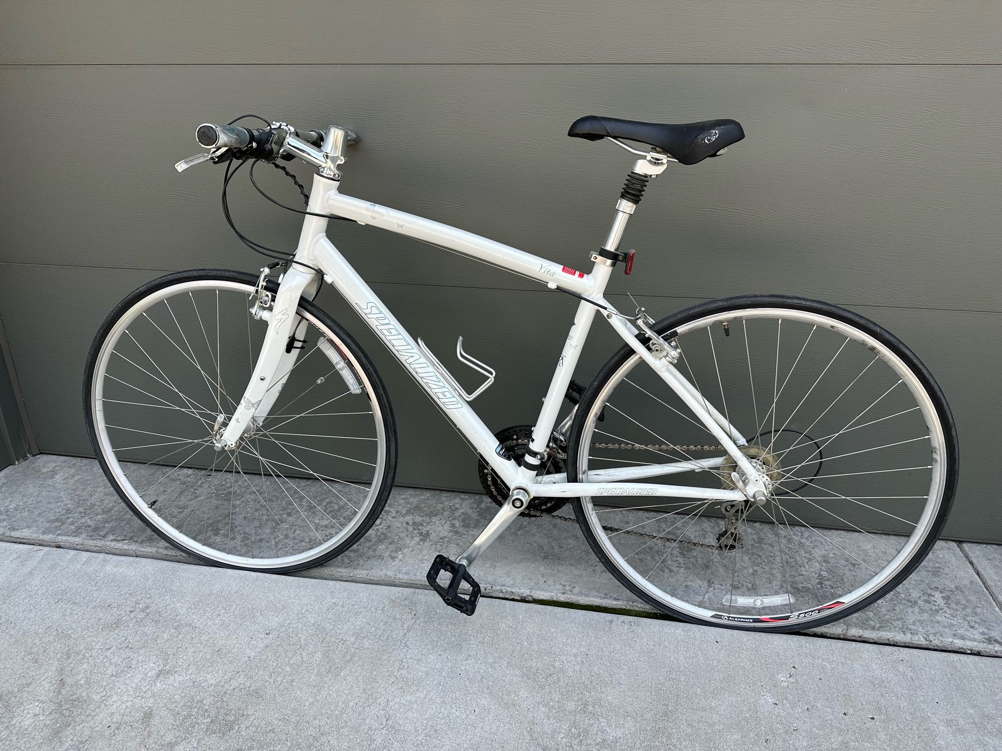 Gently Used Specialized Vita women’s Street Bike