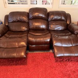 Brown Leather Reclining Sofa Set w/ Console & Cup Holders – Very Comfortable and Great Conditon
