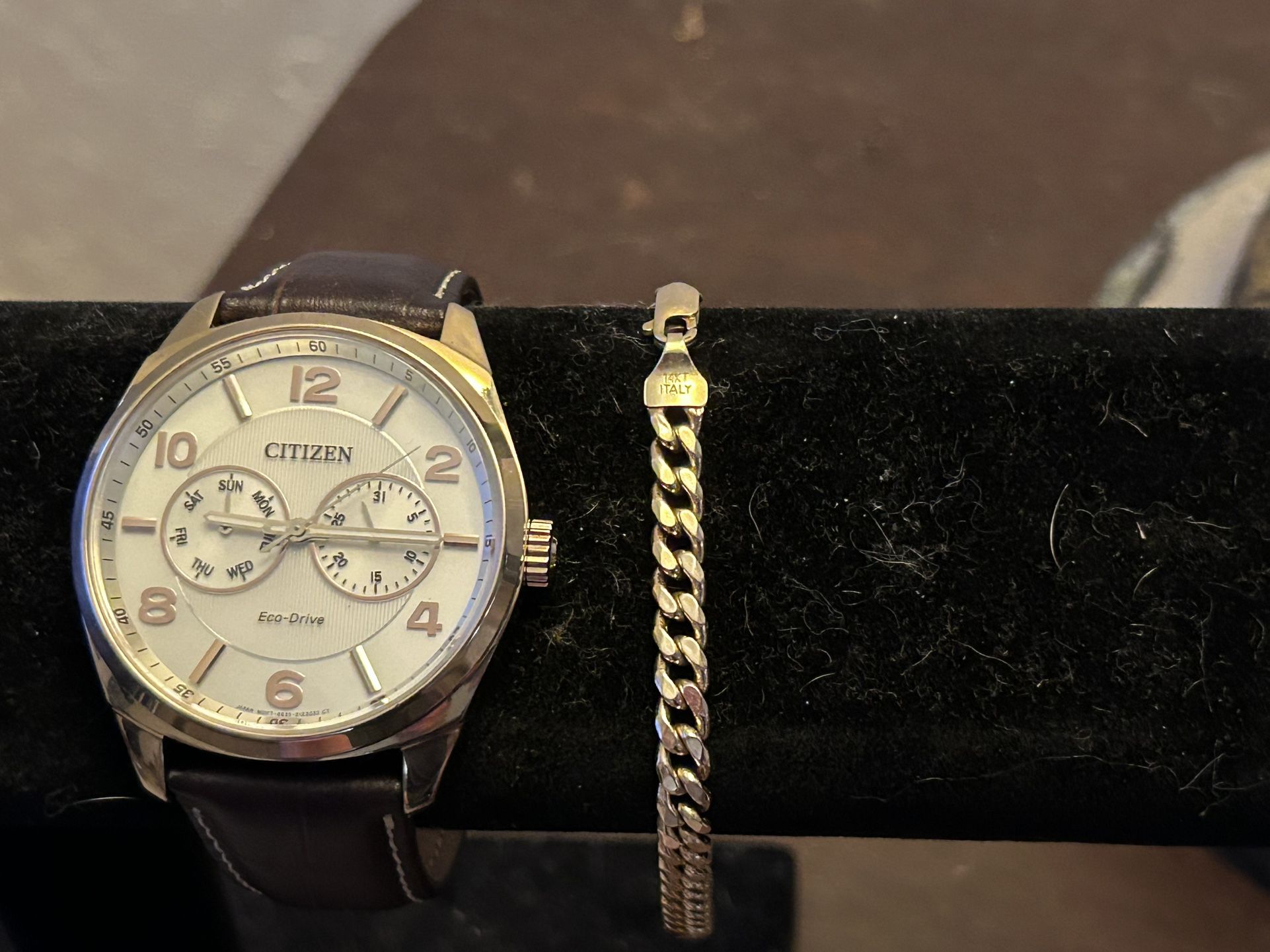 14k Yellow Gold Cuban Link bracelet