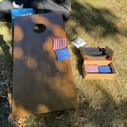 Cornhole With 2 Sets Of Bags 