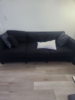 Very nice couch still in great condition almost like new