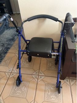 Walker with seat