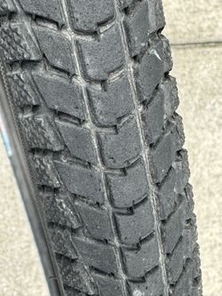 700 x 40C Bicycle Tire