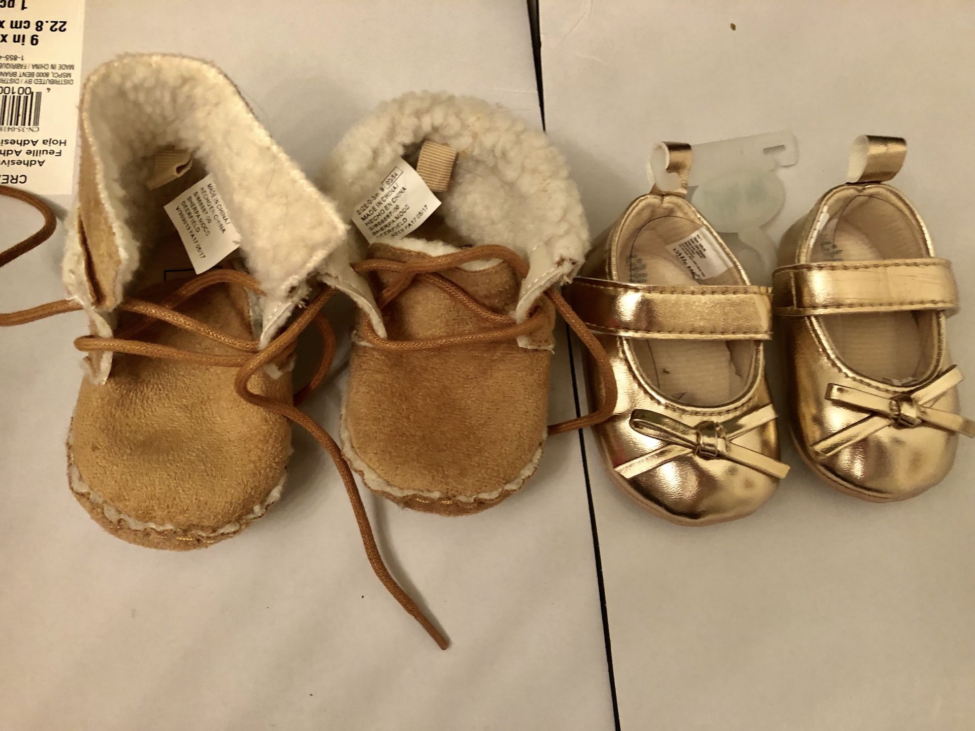 2 pair of baby girls shoes / boots 0-3 months