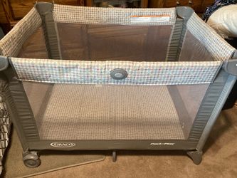 Graco play pen
