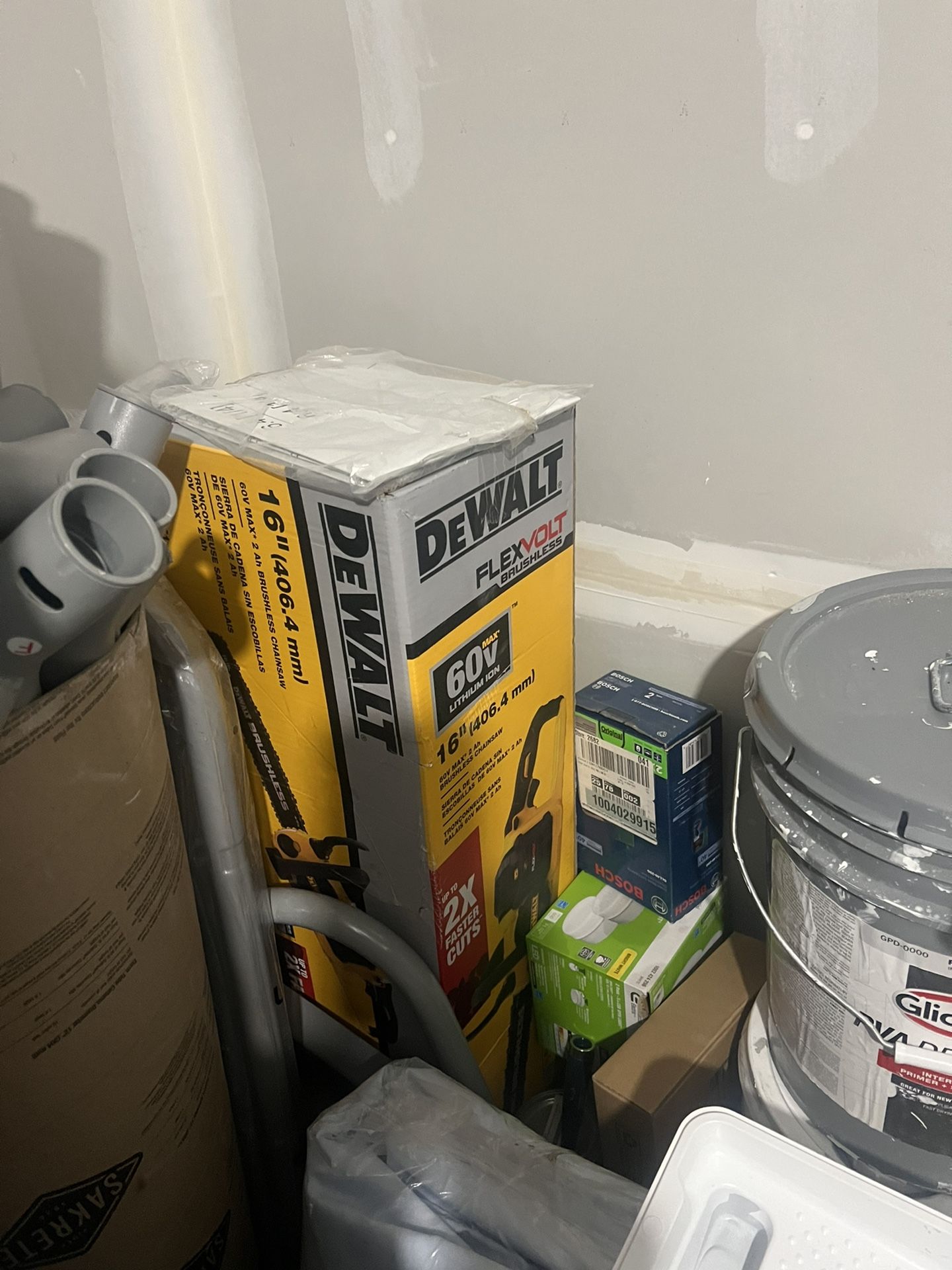Dewalt 16 Inch Chainsaw 60 Volt With Battery And Charger New