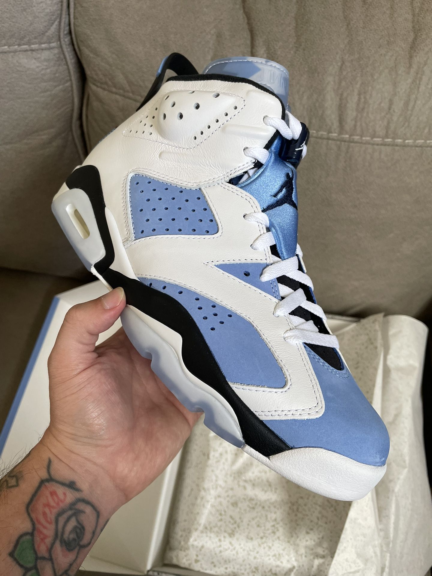 JORDAN RETRO 6 “UNC” U UNIVERSITY BLUE MENS SIZE 9 DEADSTOCK OG EVERYTHING