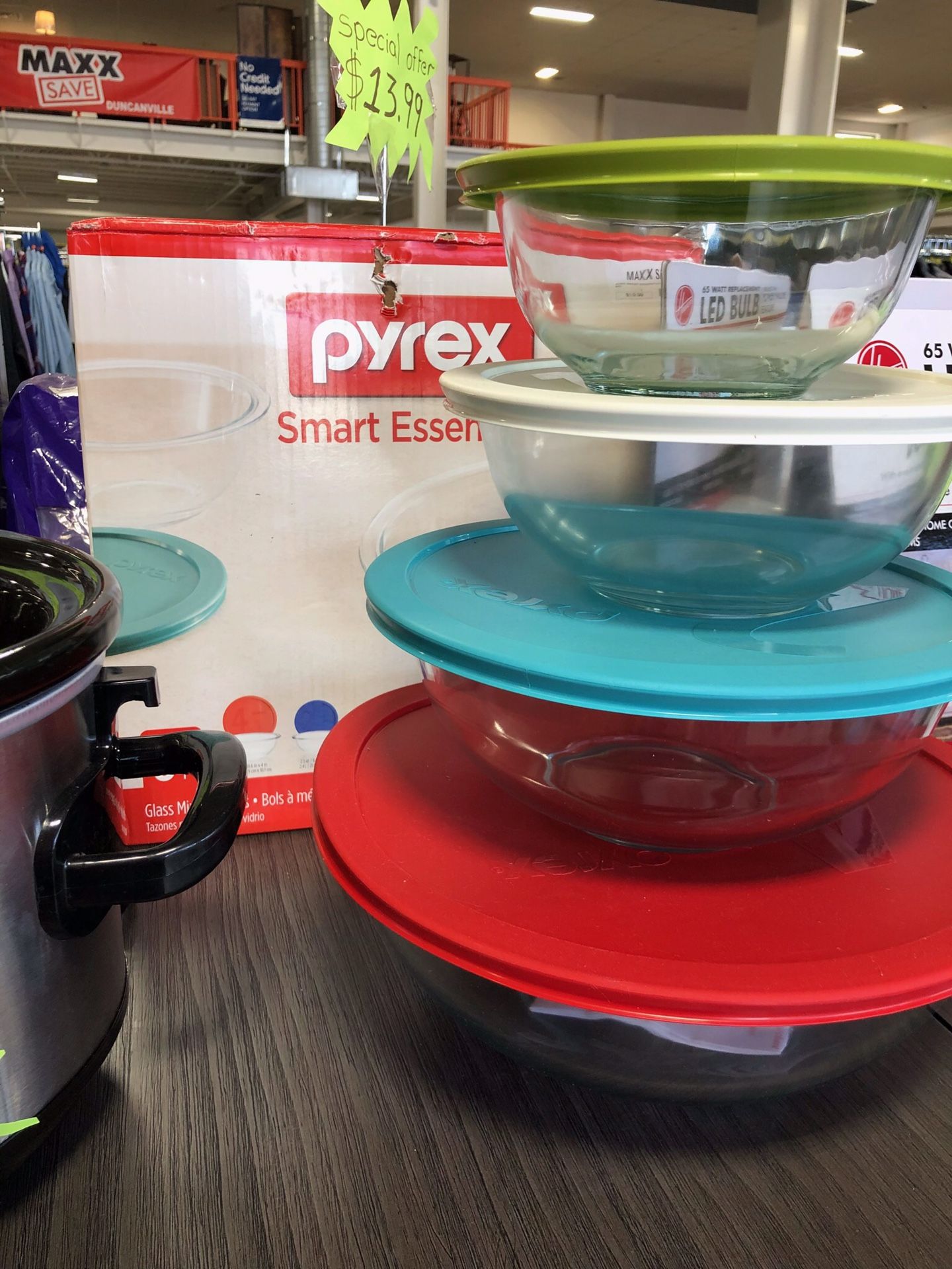 Pyrex 4 Bowl Set