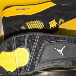 Nike Air Jordan 4 Thunder Black And Yellow 